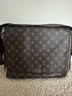 Louis Vuitton Monogram Messenger Crossbody - Brown Monogram
